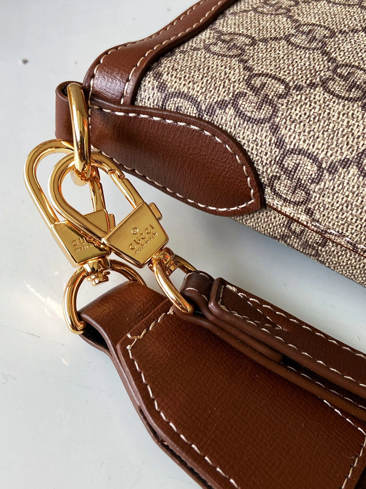 Gucci AAA Man Messenger Bags BestValue 909
