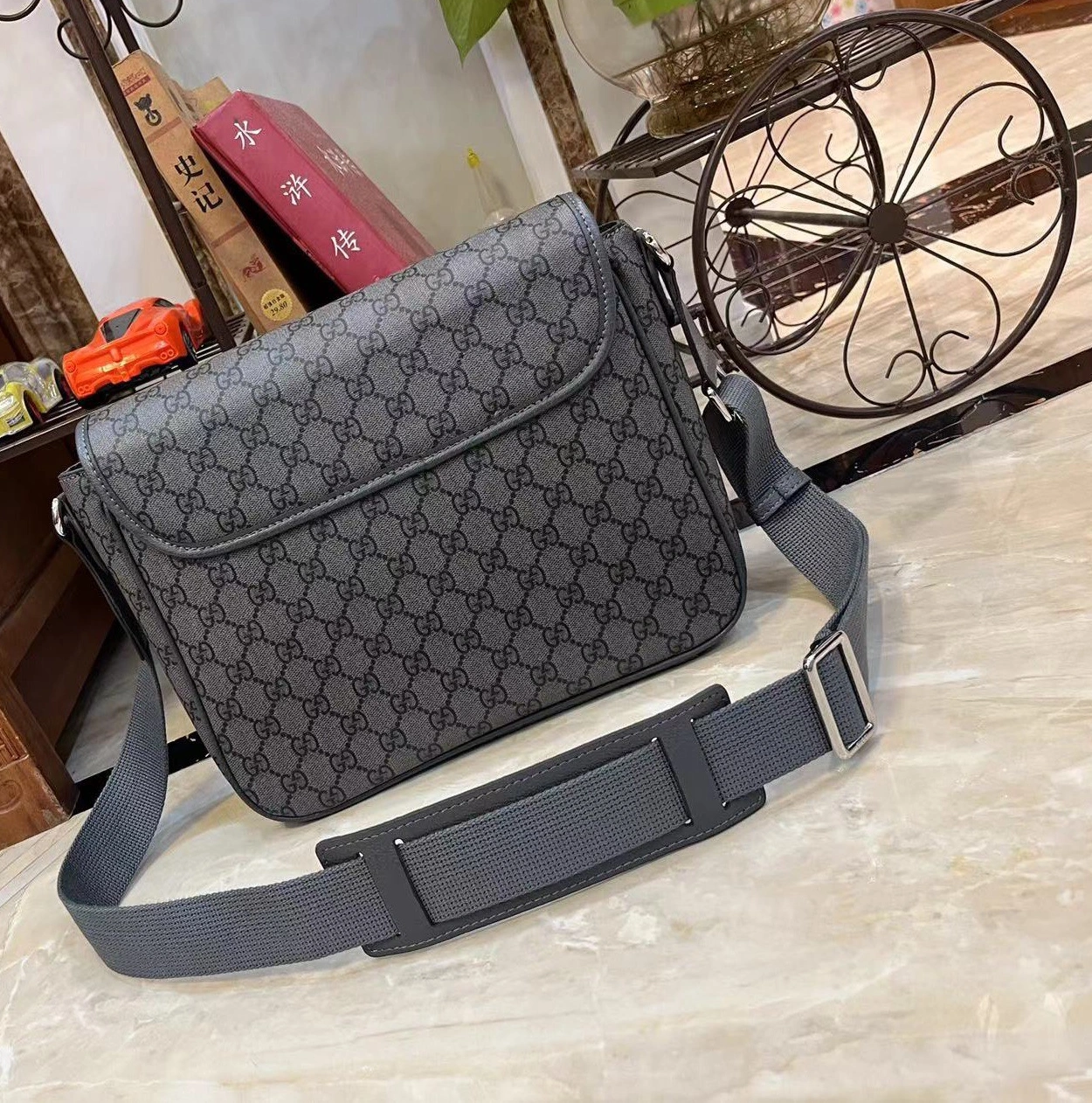 Gucci AAA Man Messenger Bags BestValue 9601