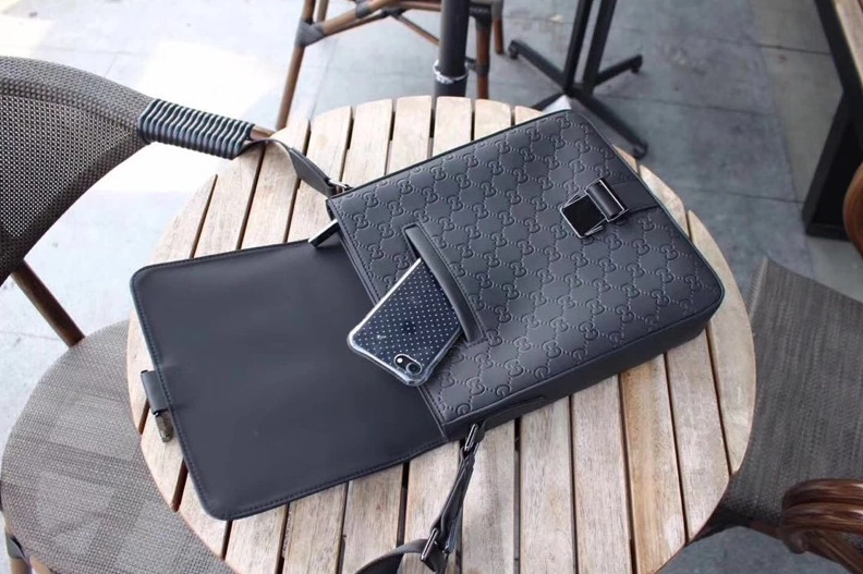 Gucci AAA Man Messenger Bags Bold 5459