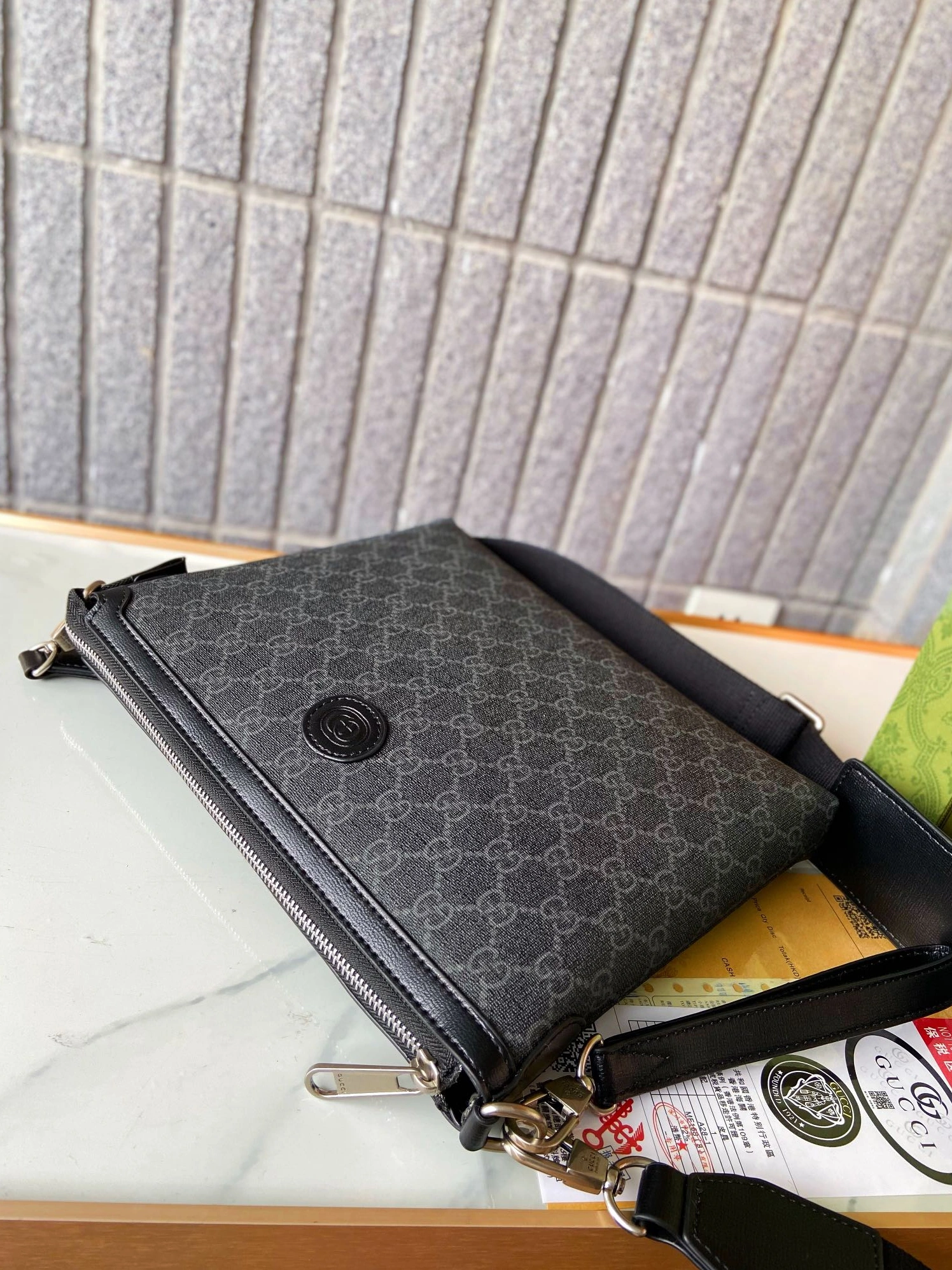 Gucci AAA Man Messenger Bags Breathable 5268