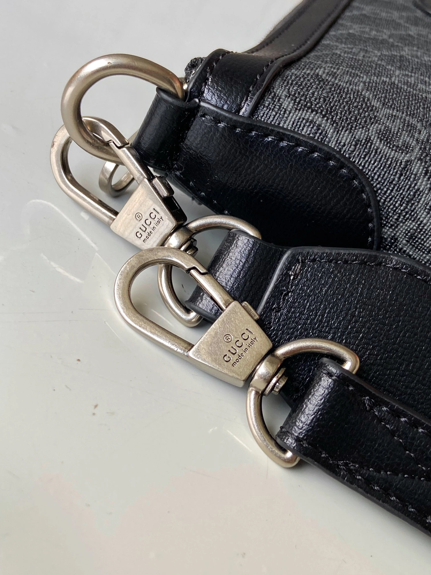 Gucci AAA Man Messenger Bags Breathable 5268