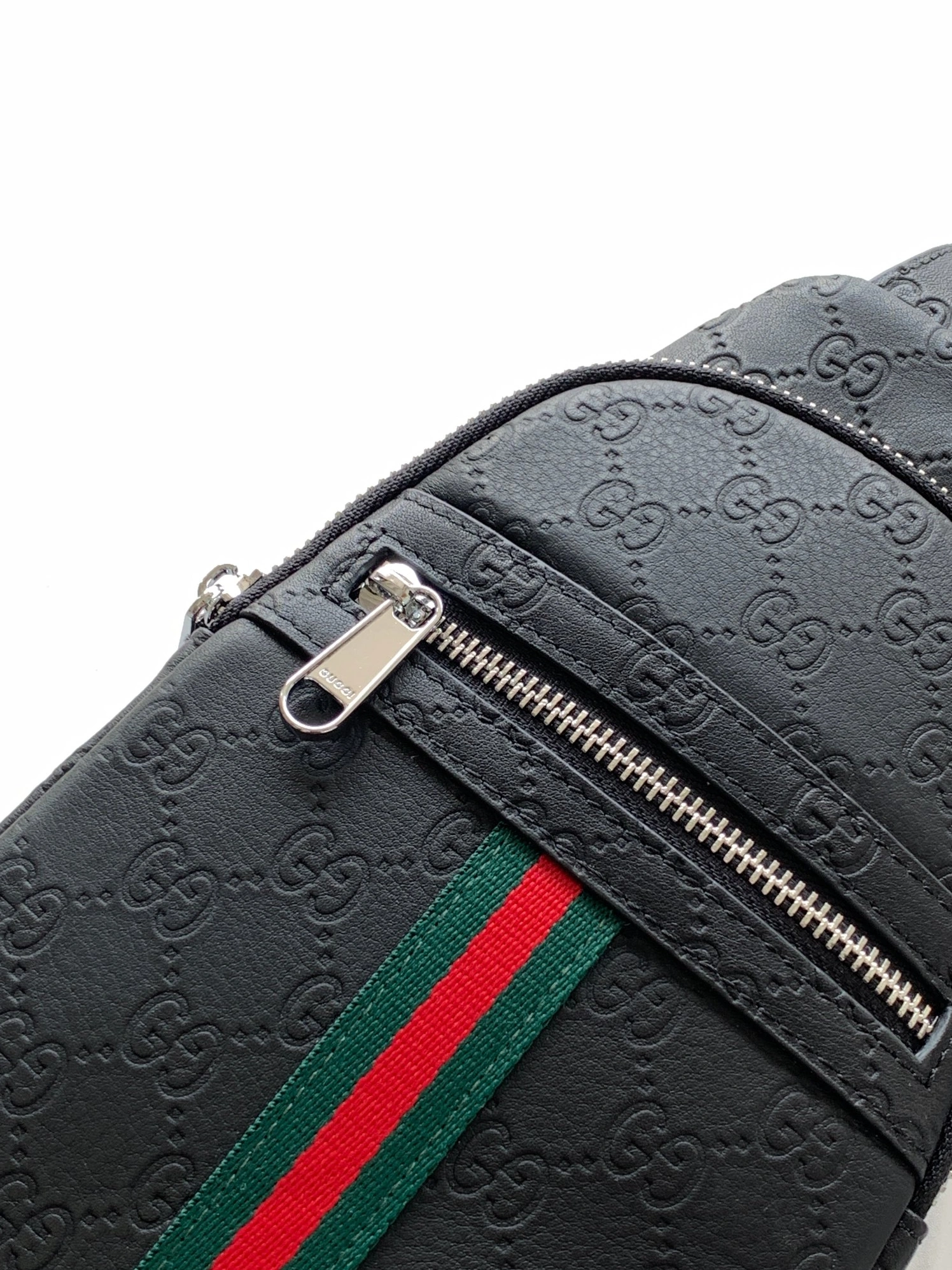Gucci AAA Man Messenger Bags Breathable 6642