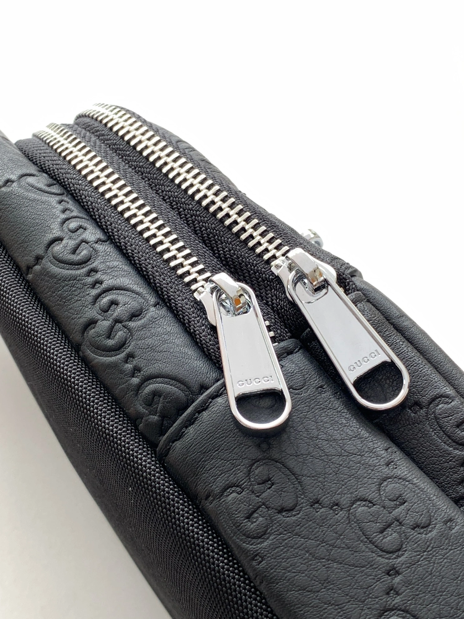 Gucci AAA Man Messenger Bags Breathable 6642