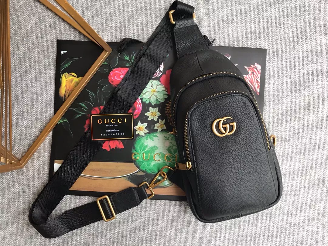 Gucci AAA Man Messenger Bags Classic 9174