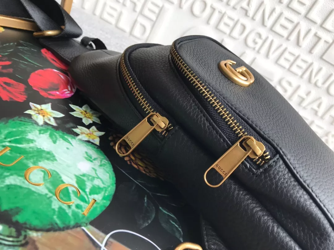 Gucci AAA Man Messenger Bags Classic 9174