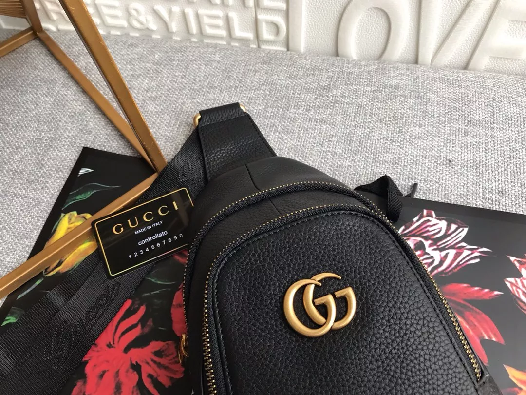 Gucci AAA Man Messenger Bags Classic 9174