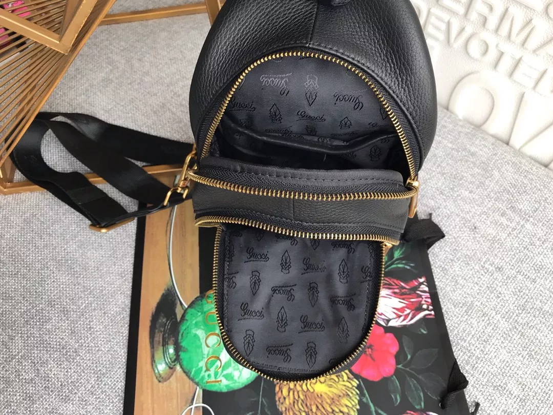 Gucci AAA Man Messenger Bags Classic 9174