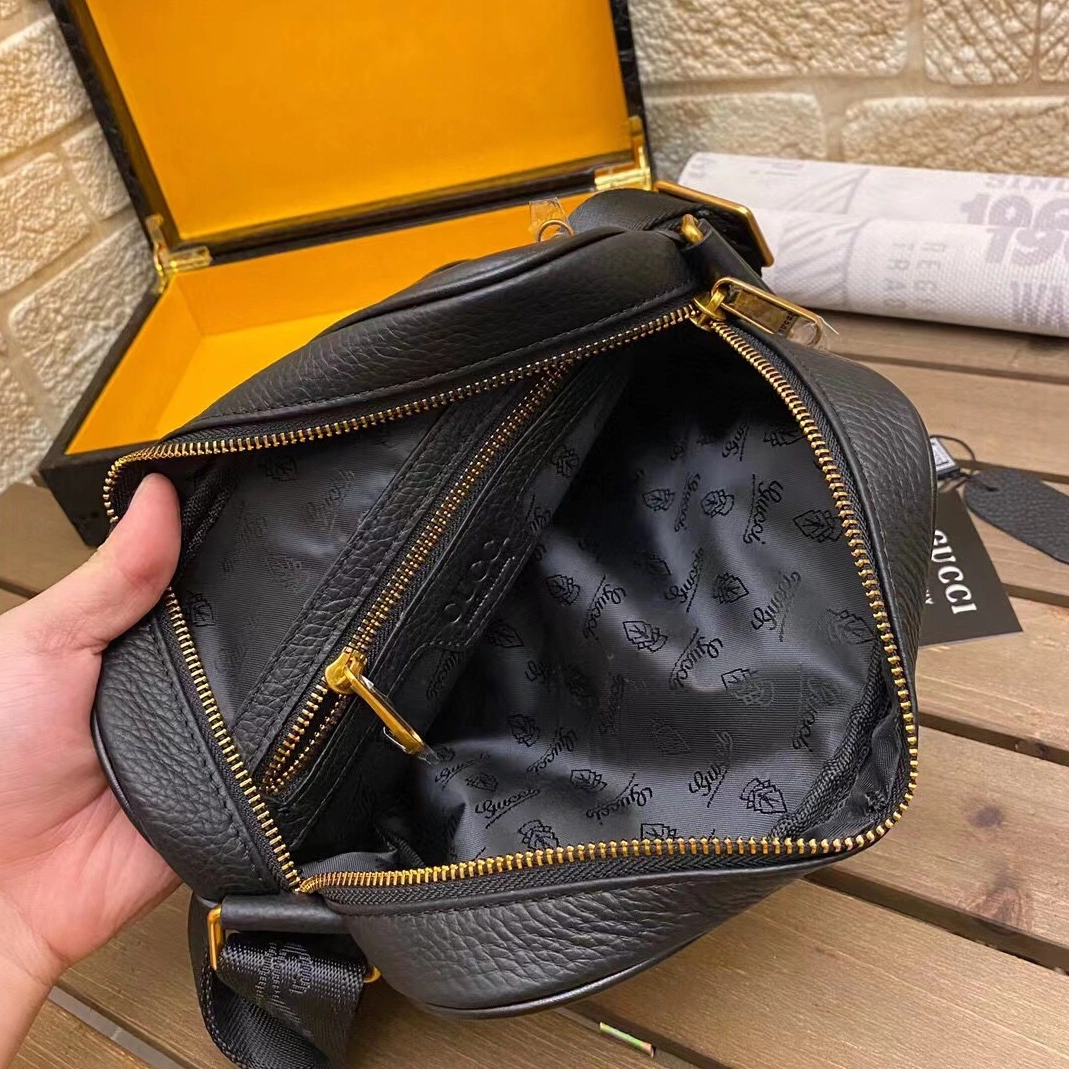 Gucci AAA Man Messenger Bags Comfortable 488