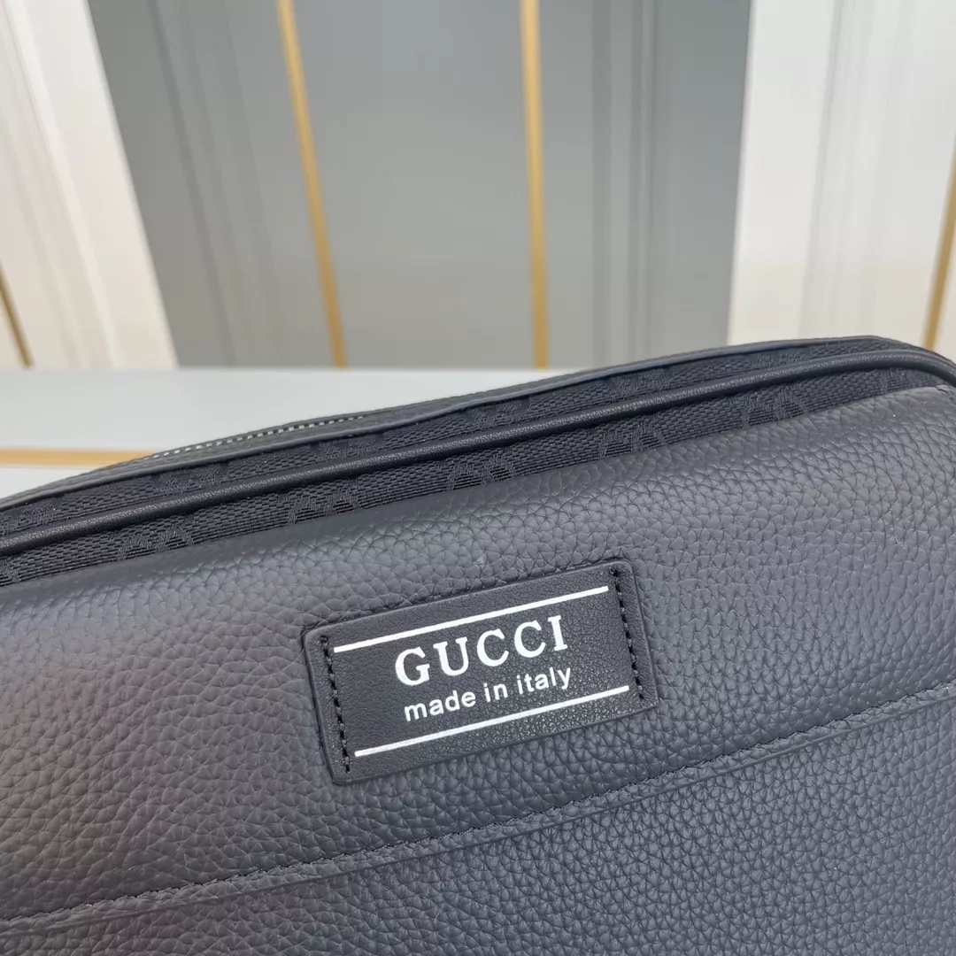 Gucci AAA Man Messenger Bags Comfortable 8000