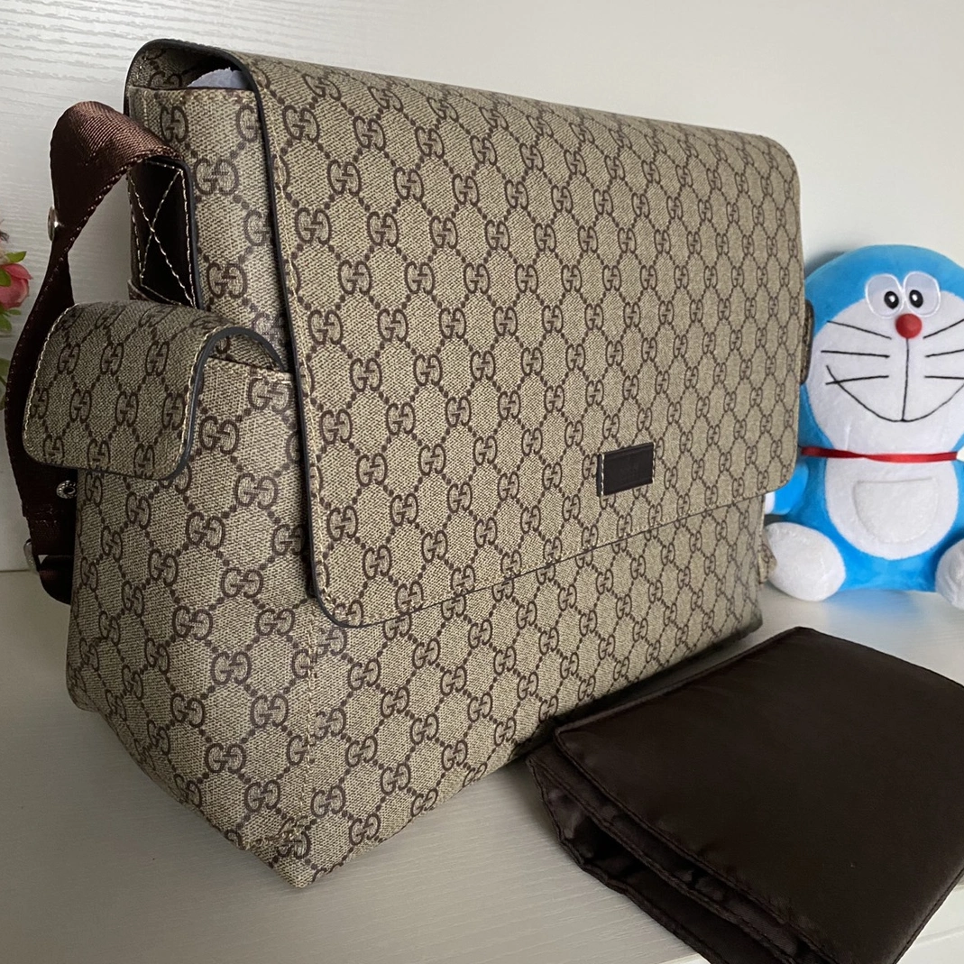 Gucci AAA Man Messenger Bags Compact 8448