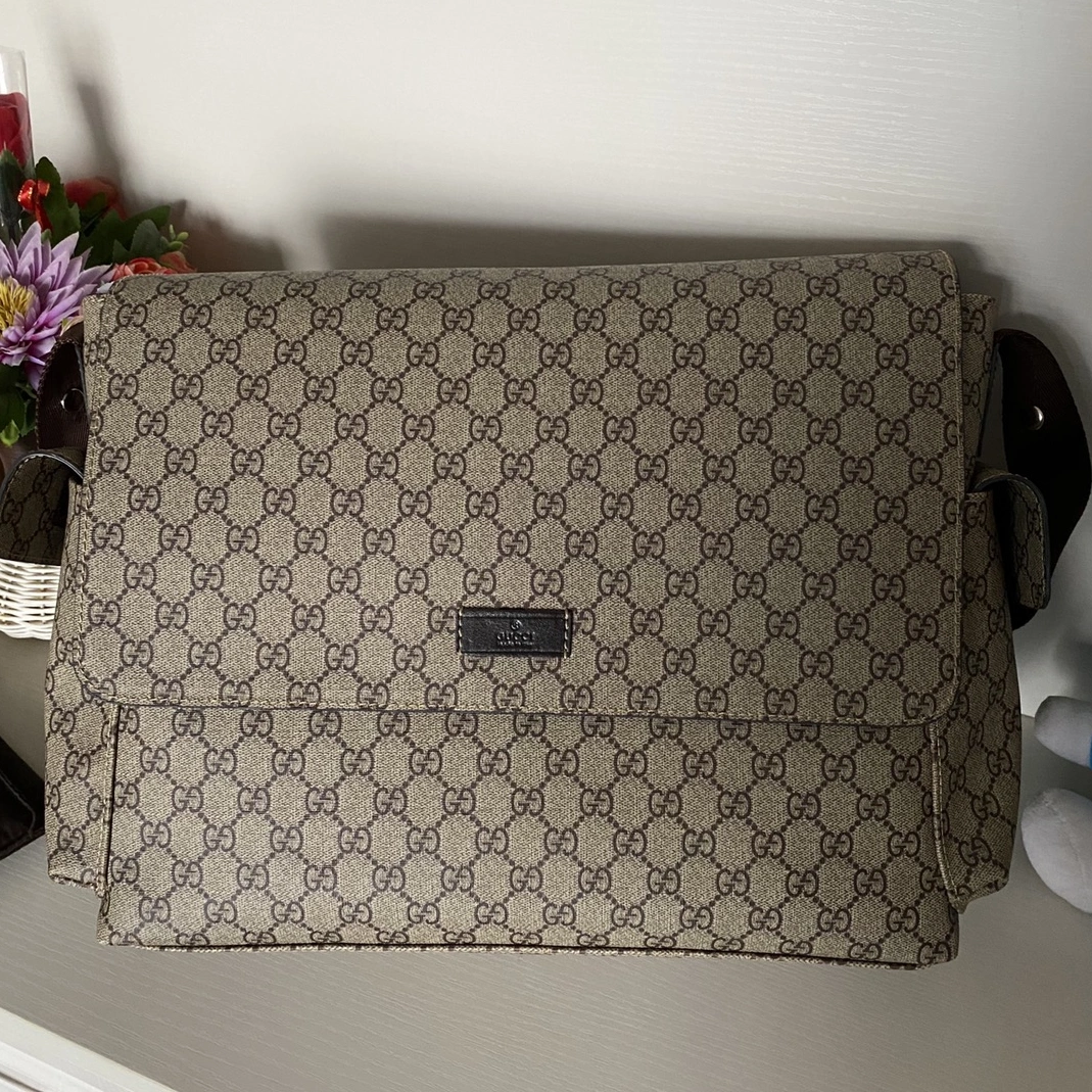 Gucci AAA Man Messenger Bags Compact 8448