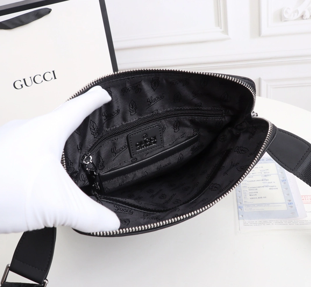 Gucci AAA Man Messenger Bags Compact 8740