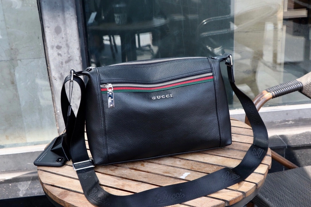 Gucci AAA Man Messenger Bags Cozy 6105