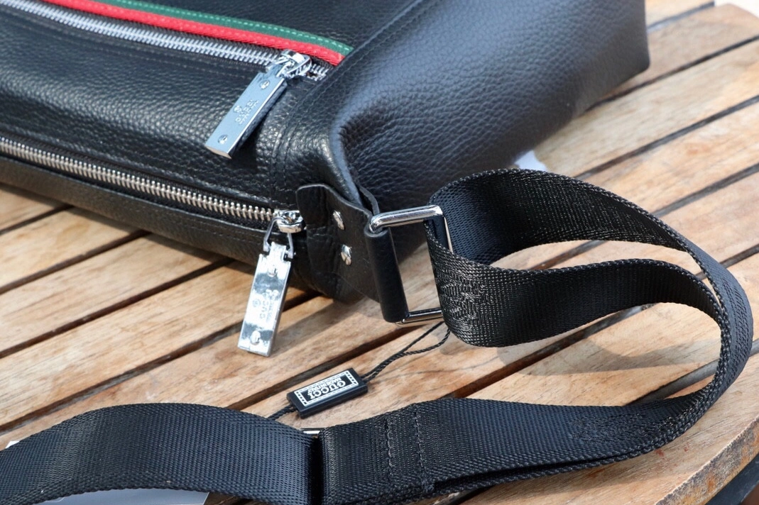 Gucci AAA Man Messenger Bags Cozy 6105