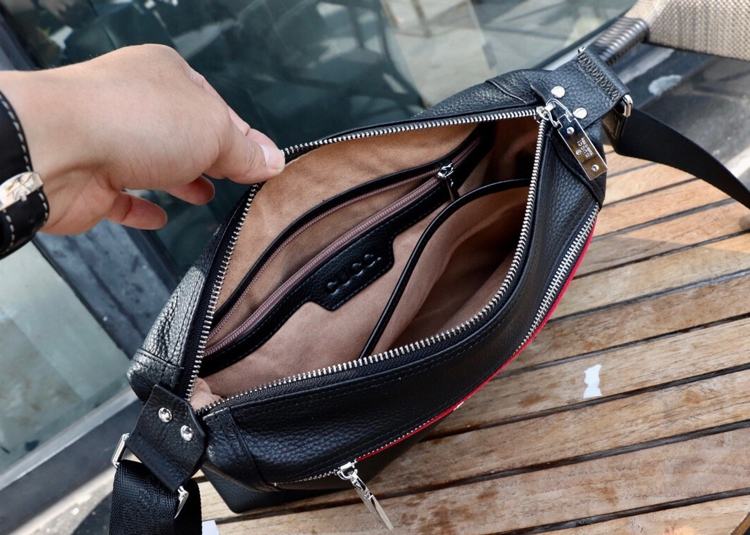 Gucci AAA Man Messenger Bags Cozy 6105