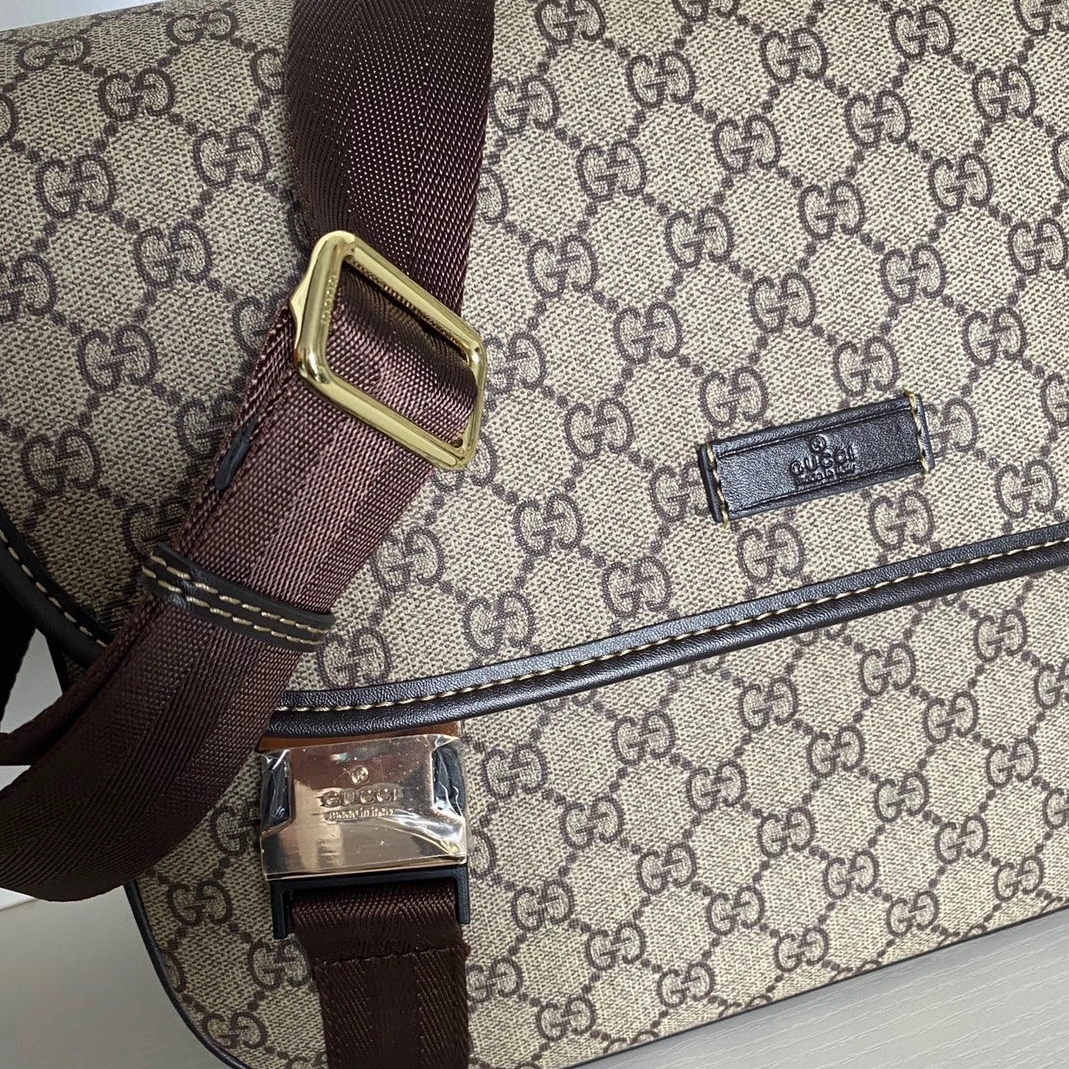 Gucci AAA Man Messenger Bags DailyWear 2717