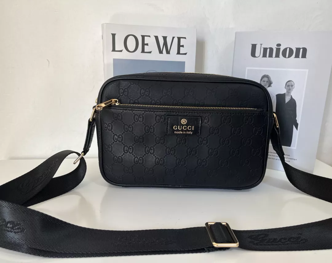 Gucci AAA Man Messenger Bags DailyWear 9051