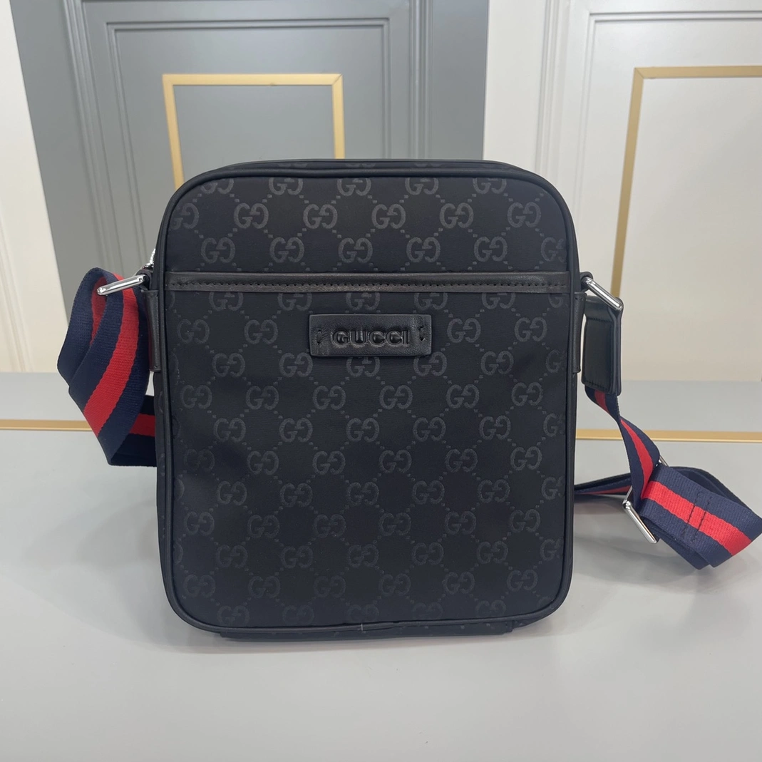 Gucci AAA Man Messenger Bags Efficient 1961