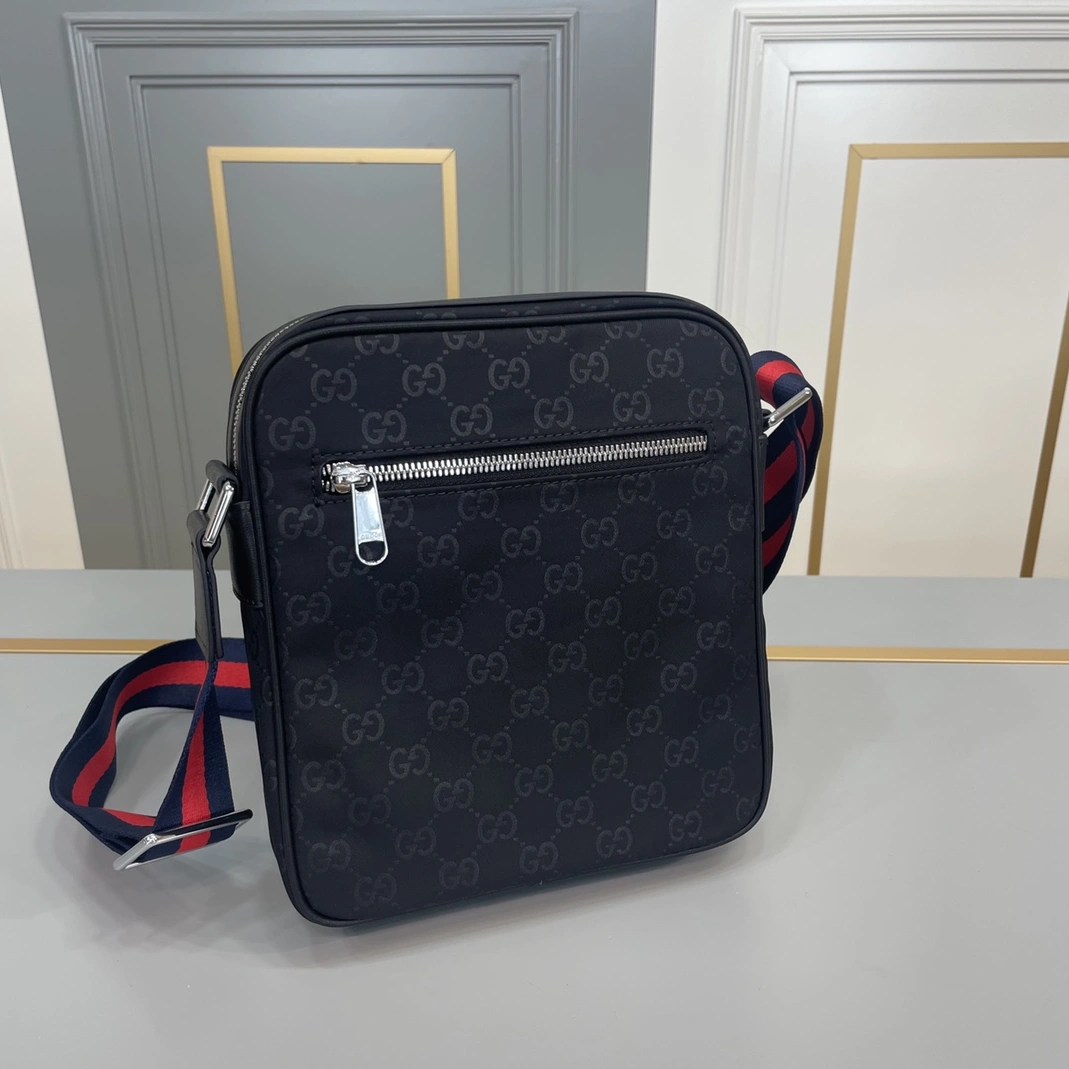Gucci AAA Man Messenger Bags Efficient 1961