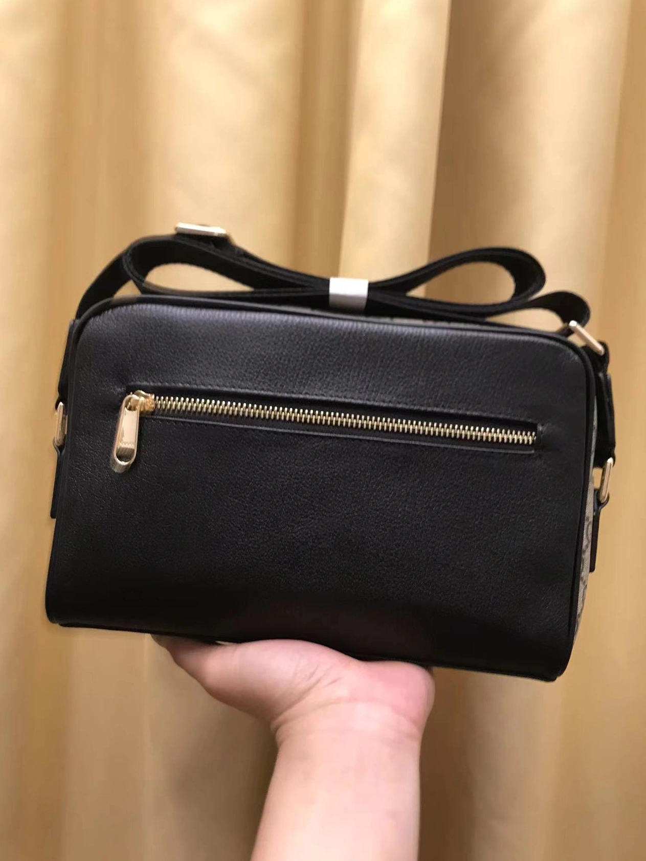 Gucci AAA Man Messenger Bags Elegant 4396
