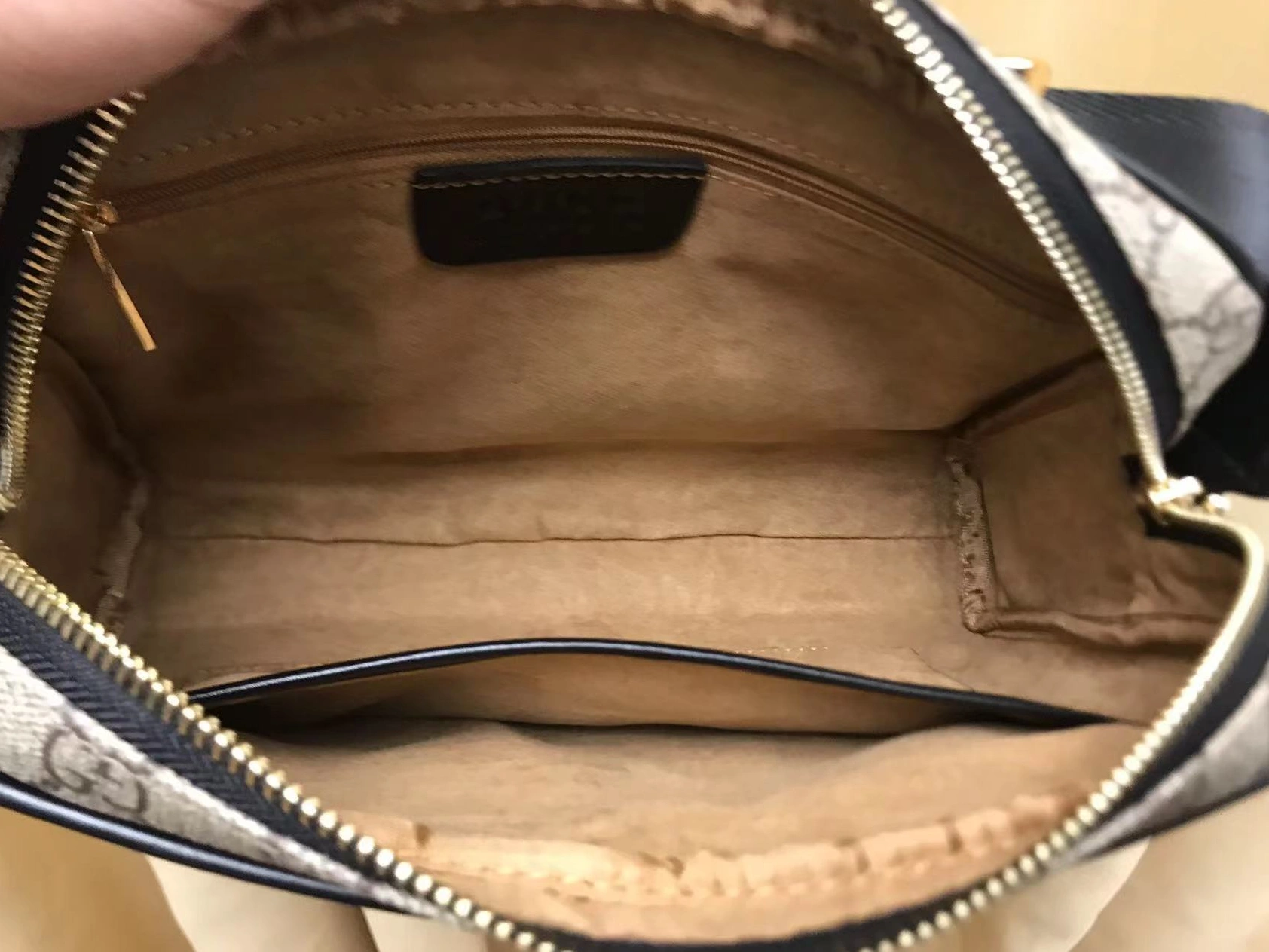 Gucci AAA Man Messenger Bags Elegant 4396