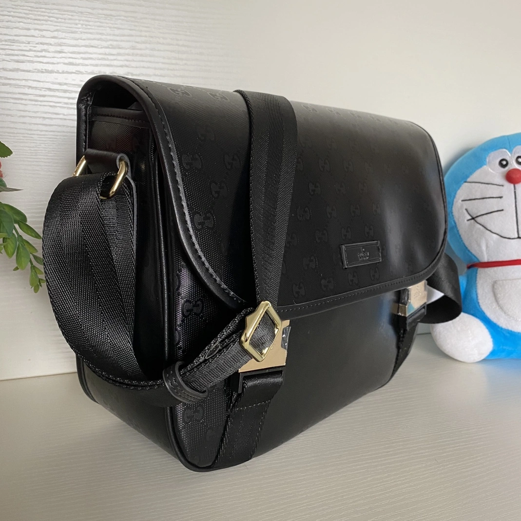 Gucci AAA Man Messenger Bags Flexible 8116