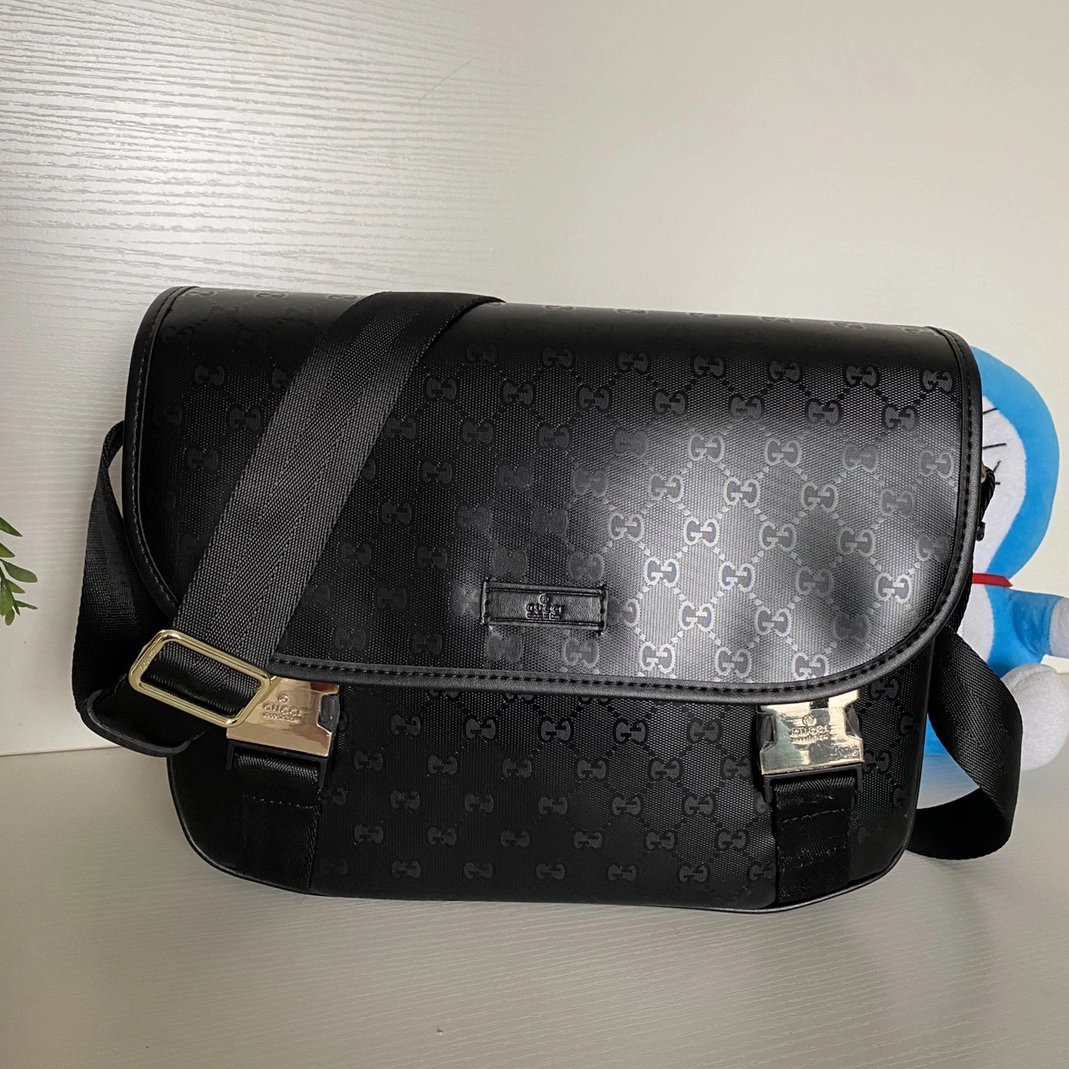 Gucci AAA Man Messenger Bags Flexible 8116