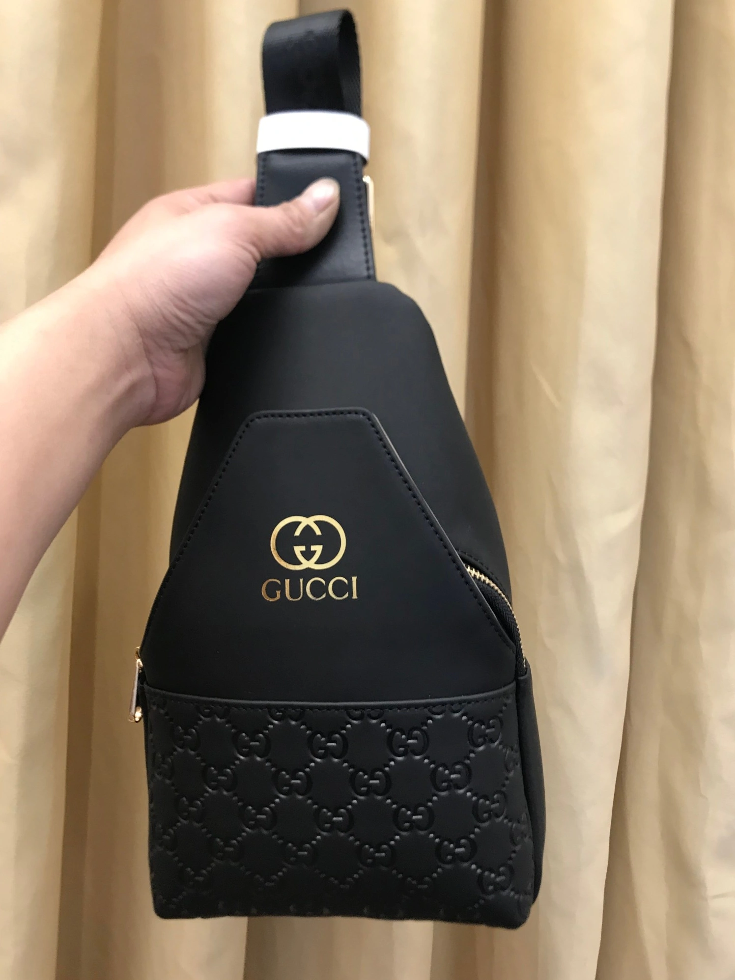 Gucci AAA Man Messenger Bags Functional 1467
