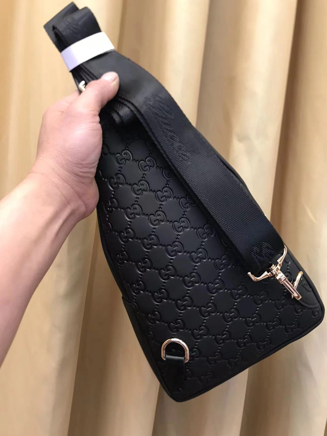 Gucci AAA Man Messenger Bags Functional 1467