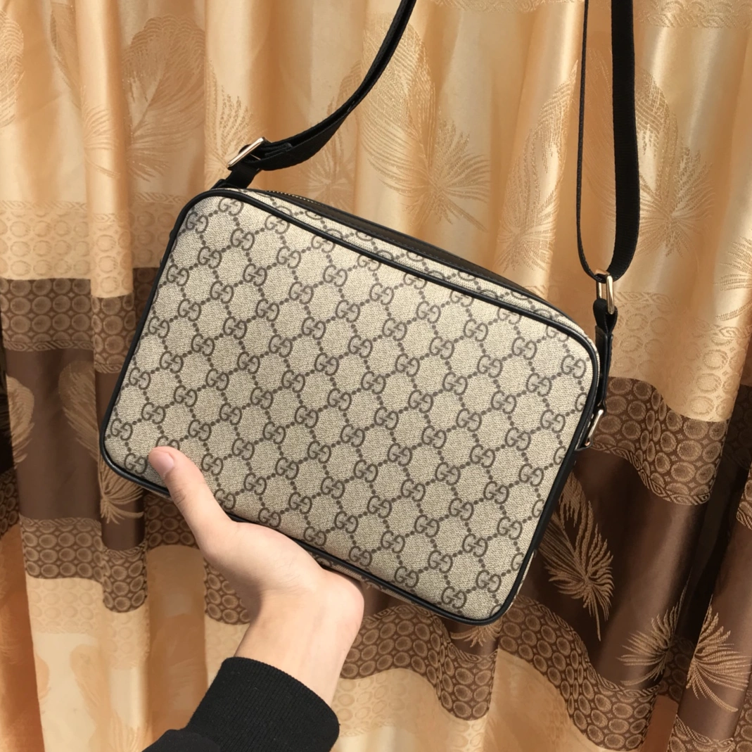 Gucci AAA Man Messenger Bags GoAnywhere 4210