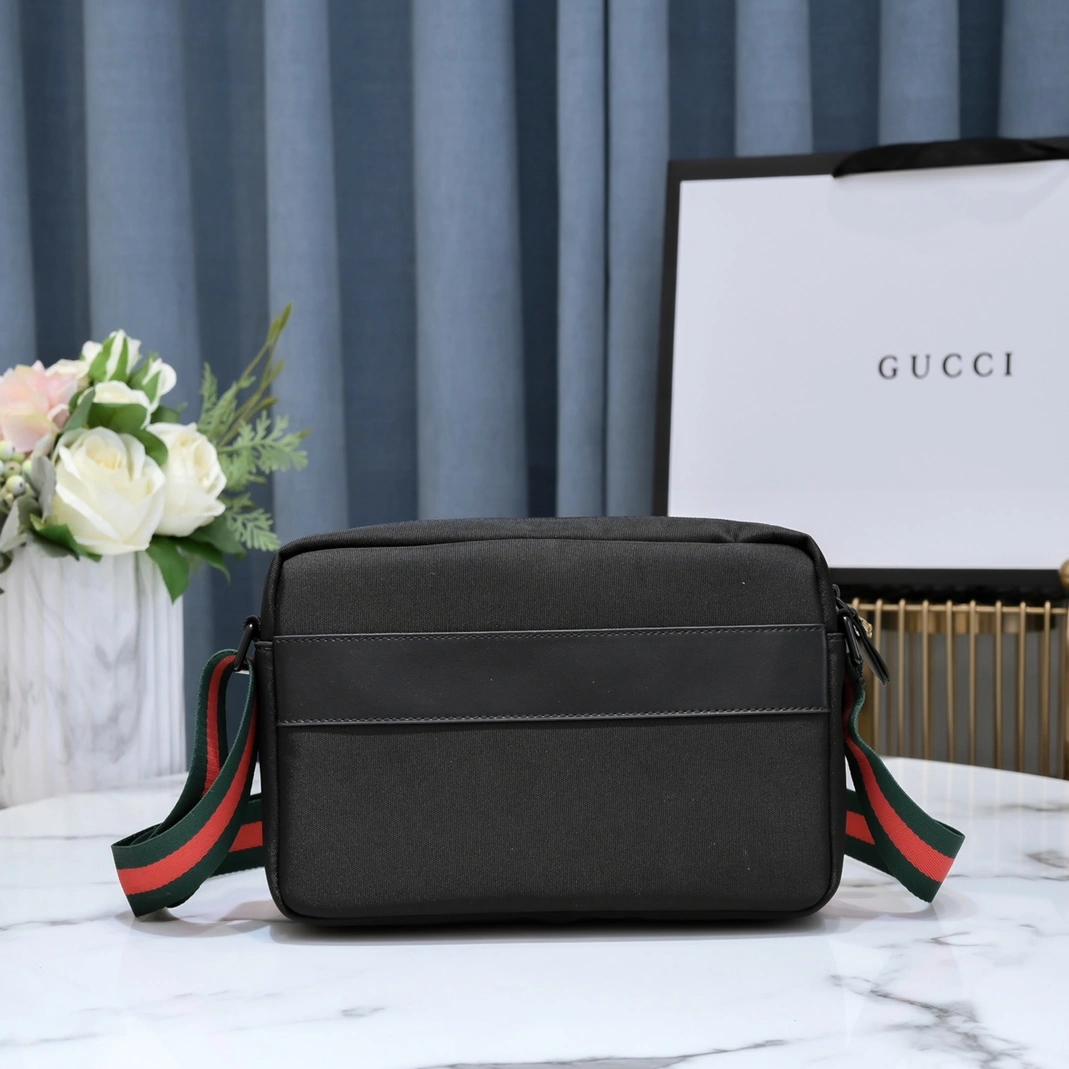 Gucci AAA Man Messenger Bags GoodFit 7977