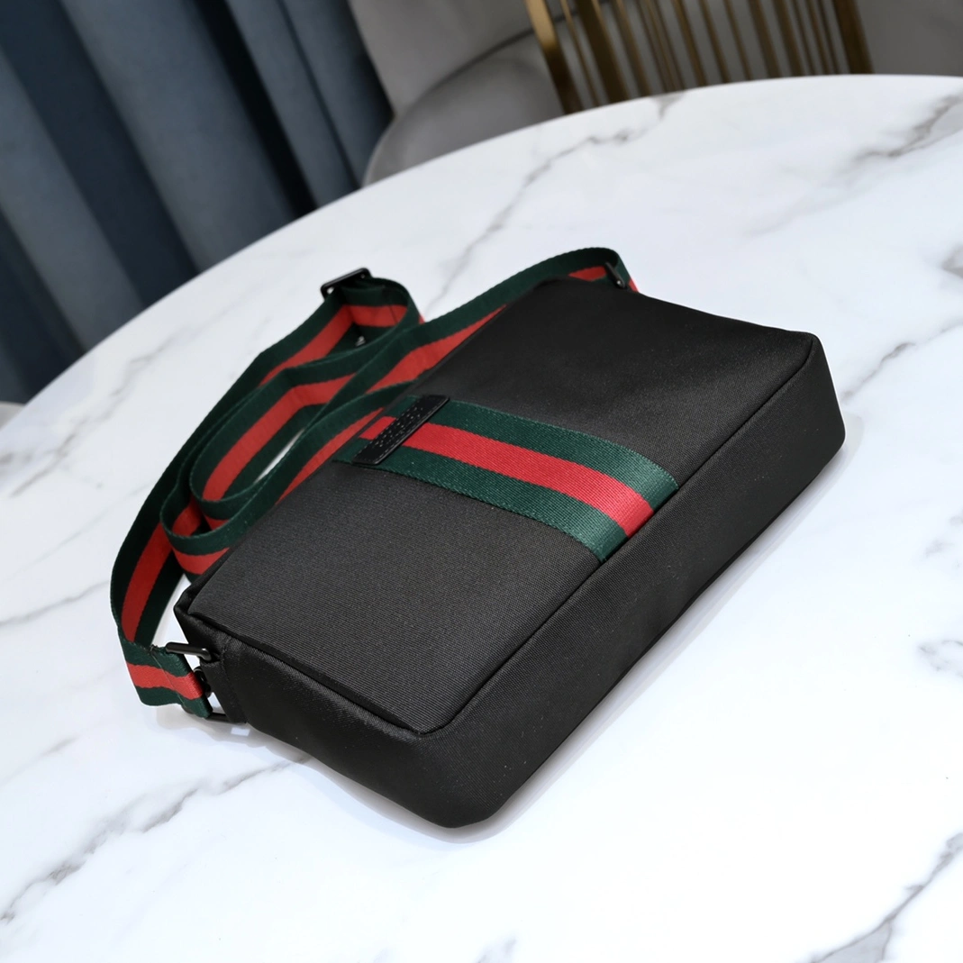 Gucci AAA Man Messenger Bags GoodFit 7977