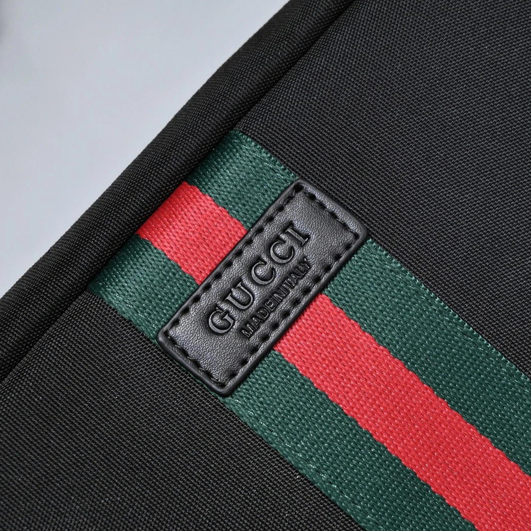 Gucci AAA Man Messenger Bags GoodFit 7977