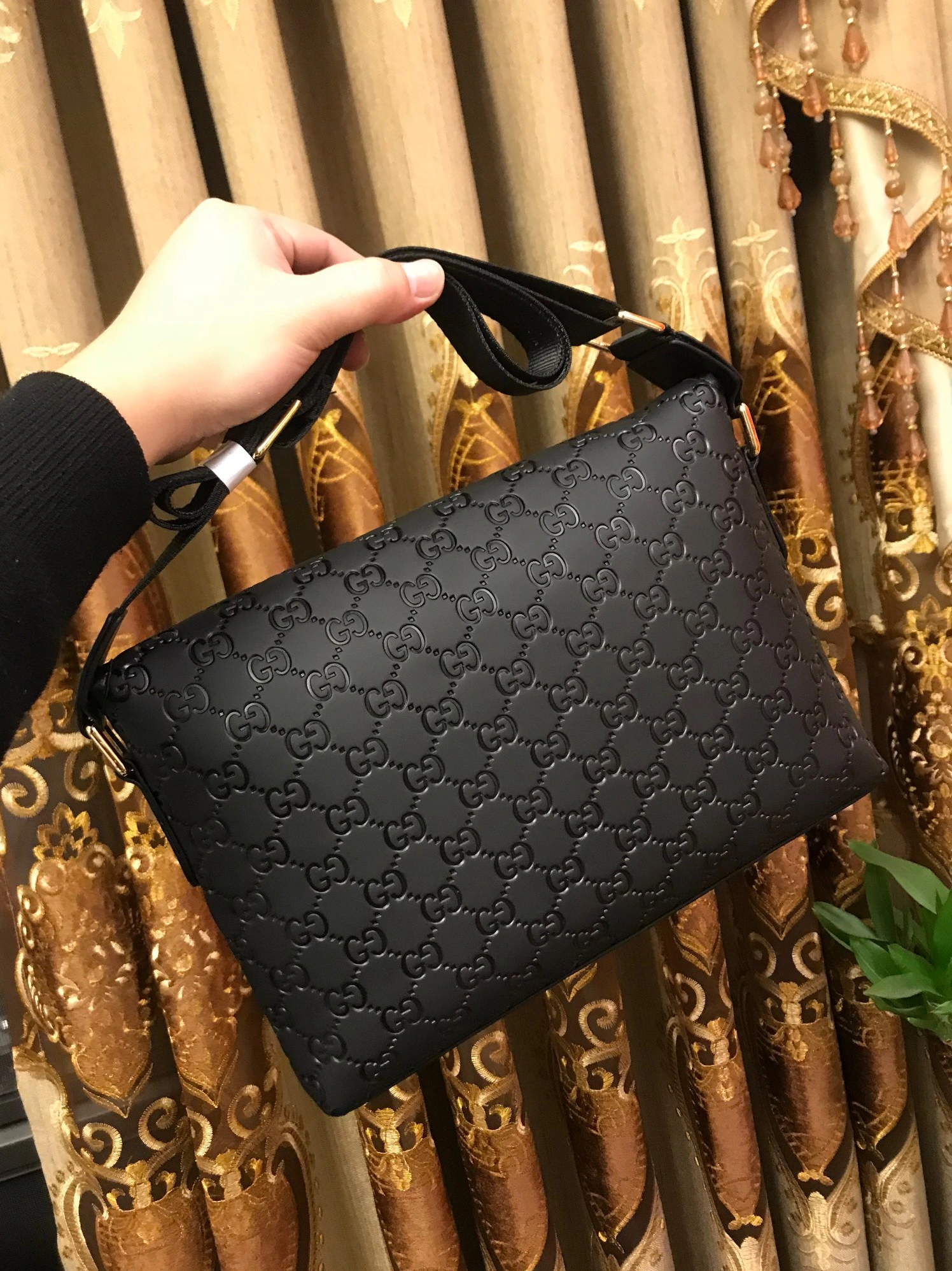 Gucci AAA Man Messenger Bags HighQuality 9895