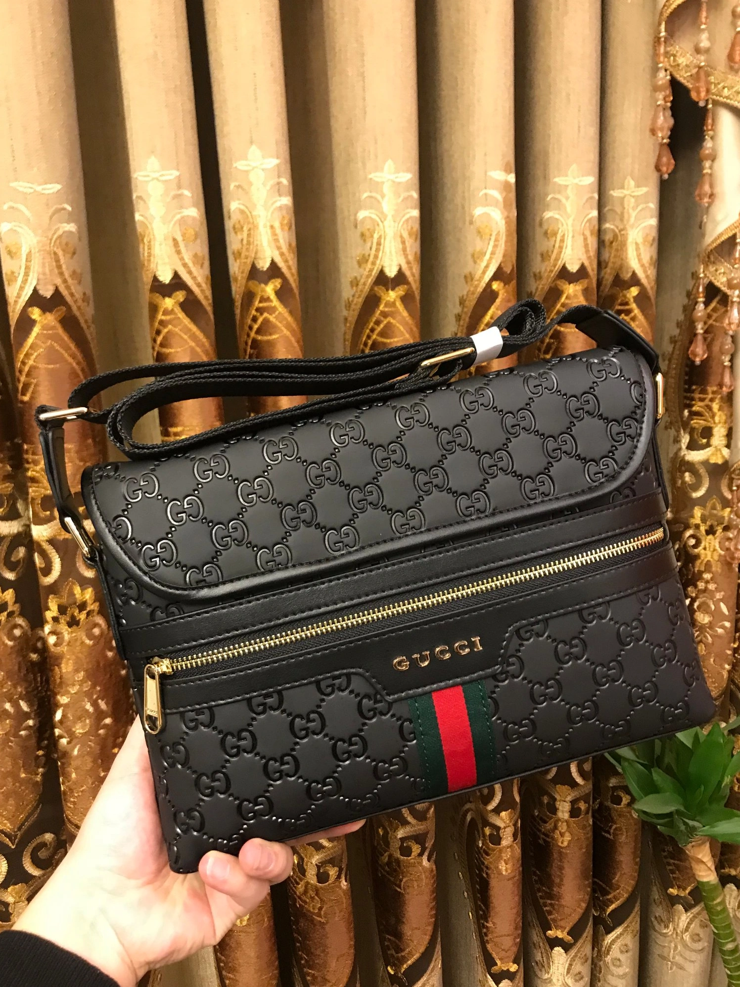 Gucci AAA Man Messenger Bags HighQuality 9895