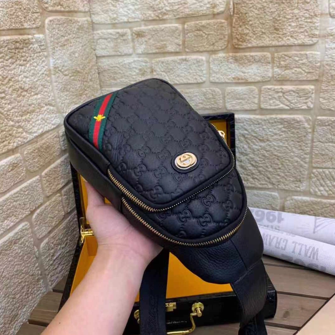 Gucci AAA Man Messenger Bags Lightweight 8459