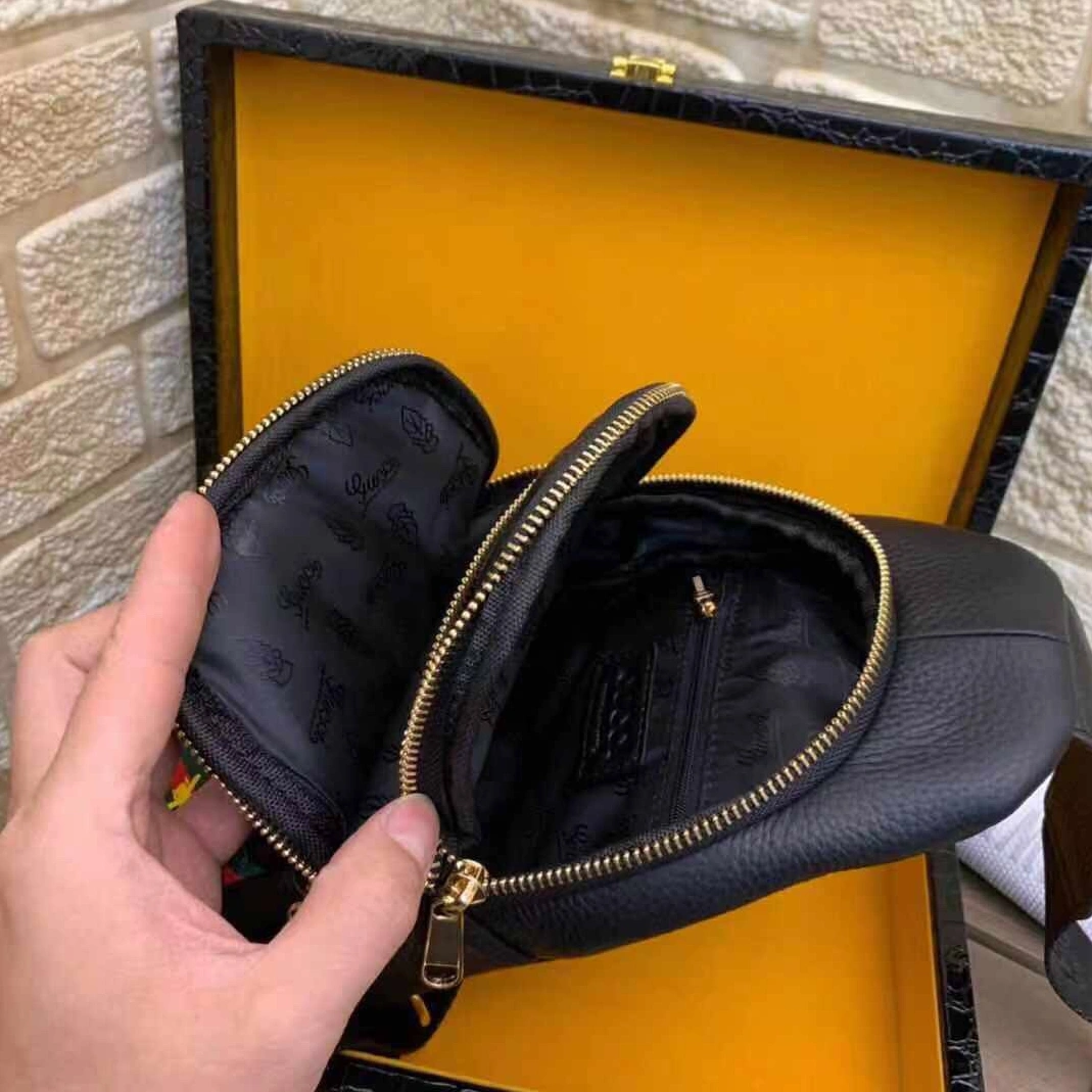 Gucci AAA Man Messenger Bags Lightweight 8459