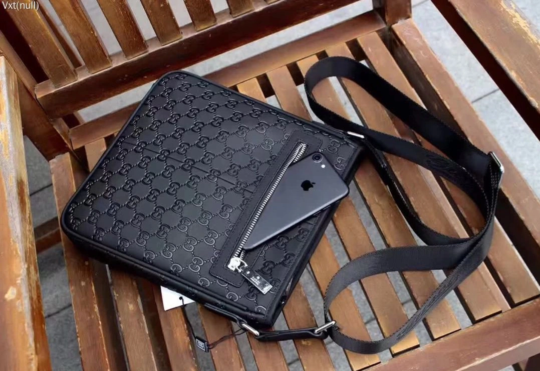 Gucci AAA Man Messenger Bags Minimalist 4389