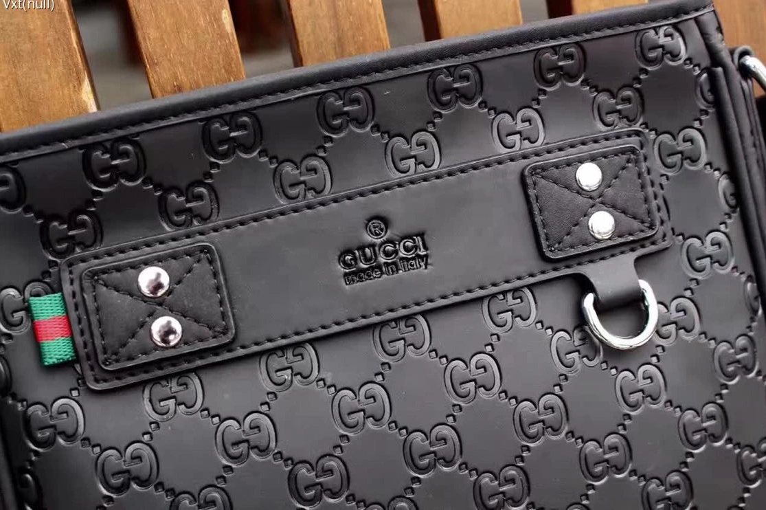 Gucci AAA Man Messenger Bags Minimalist 4389