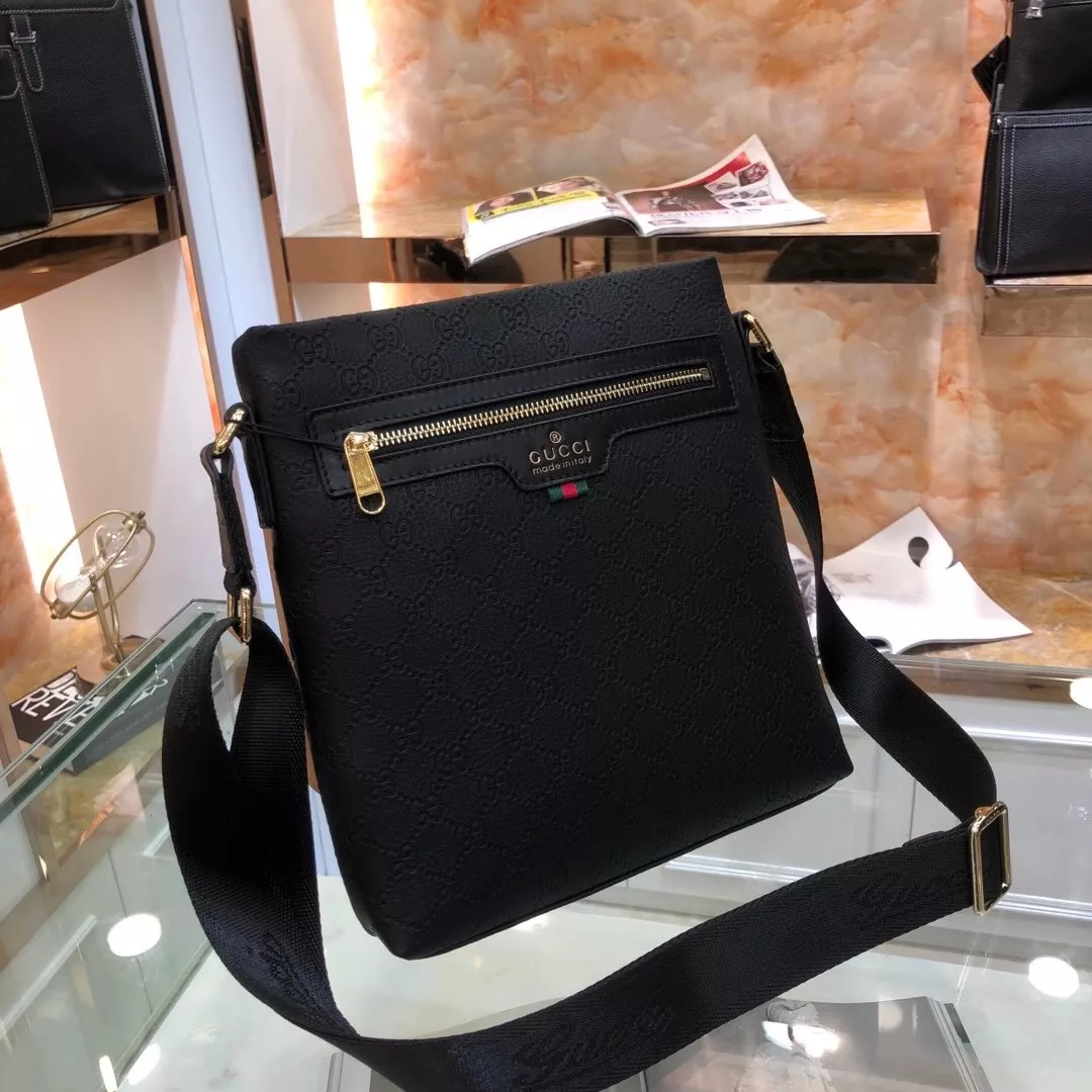 Gucci AAA Man Messenger Bags Modern 3149