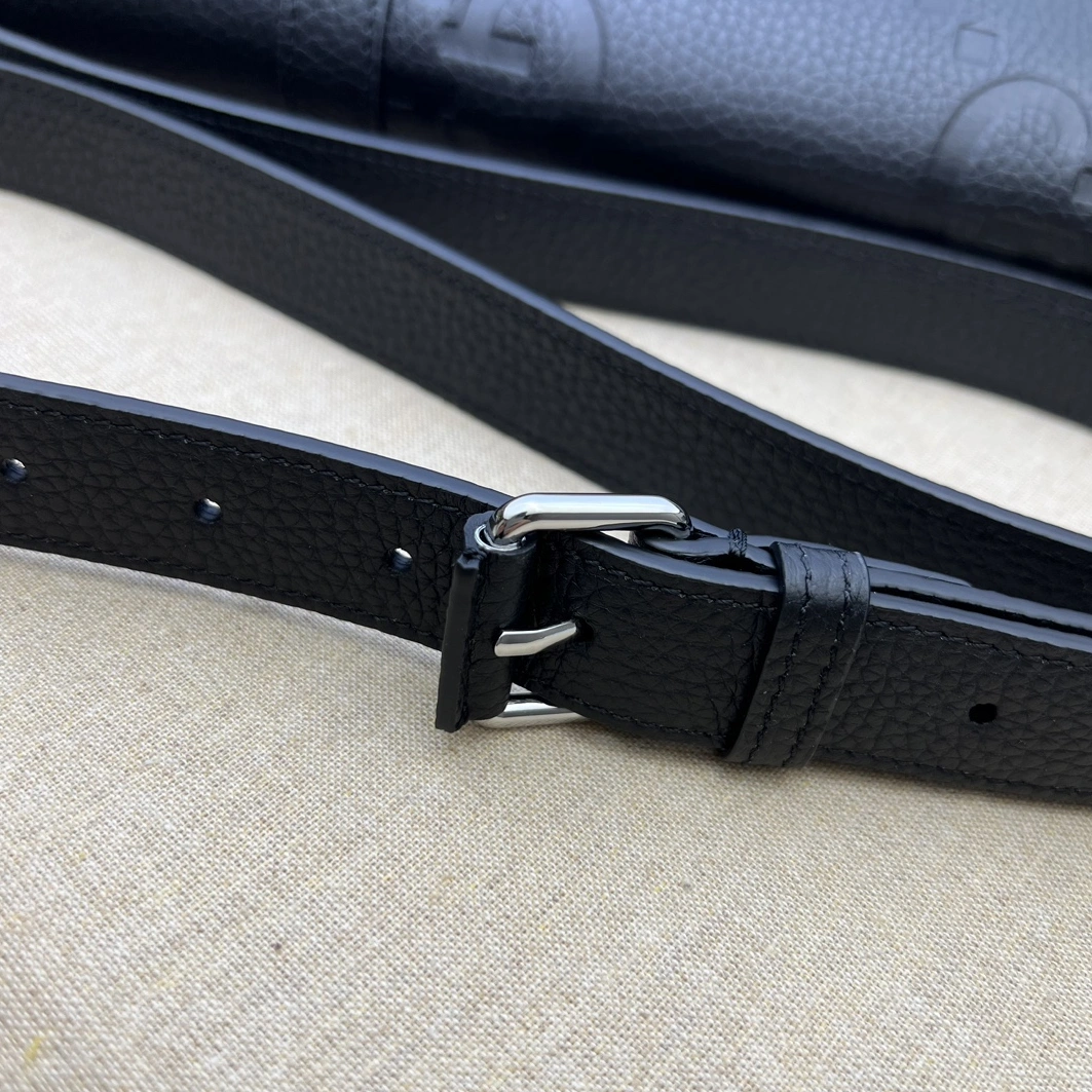Gucci AAA Man Messenger Bags ModernLook 9651