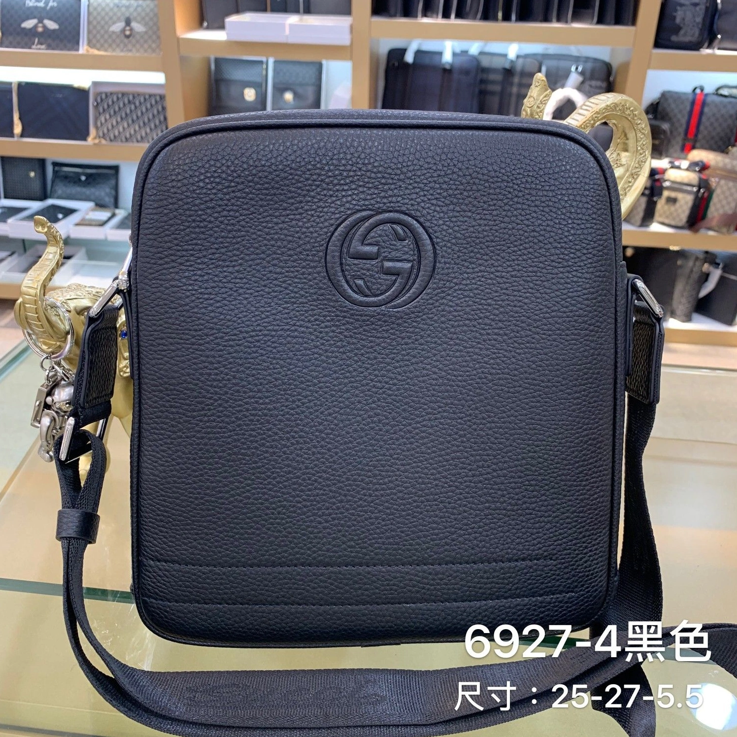 Gucci AAA Man Messenger Bags Practical 7445