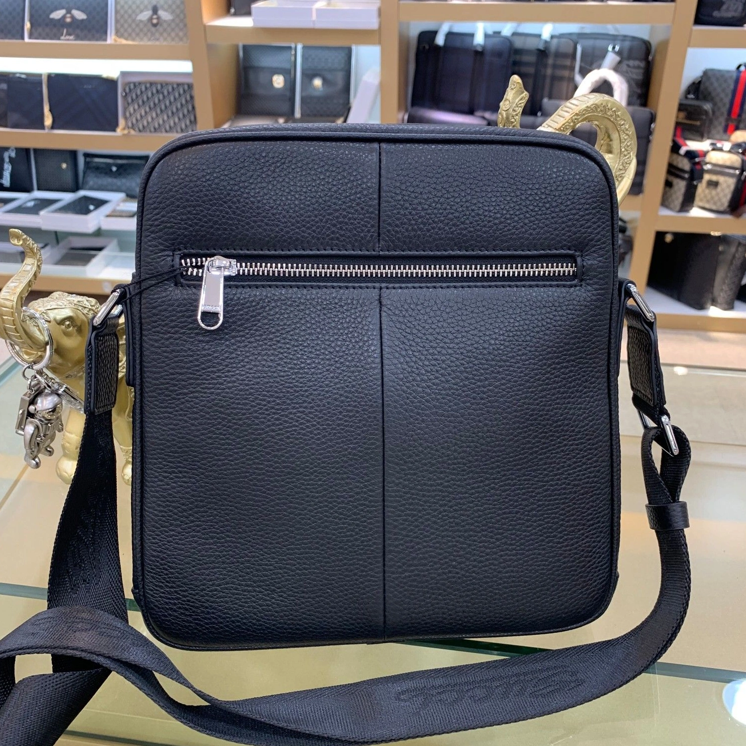 Gucci AAA Man Messenger Bags Practical 7445