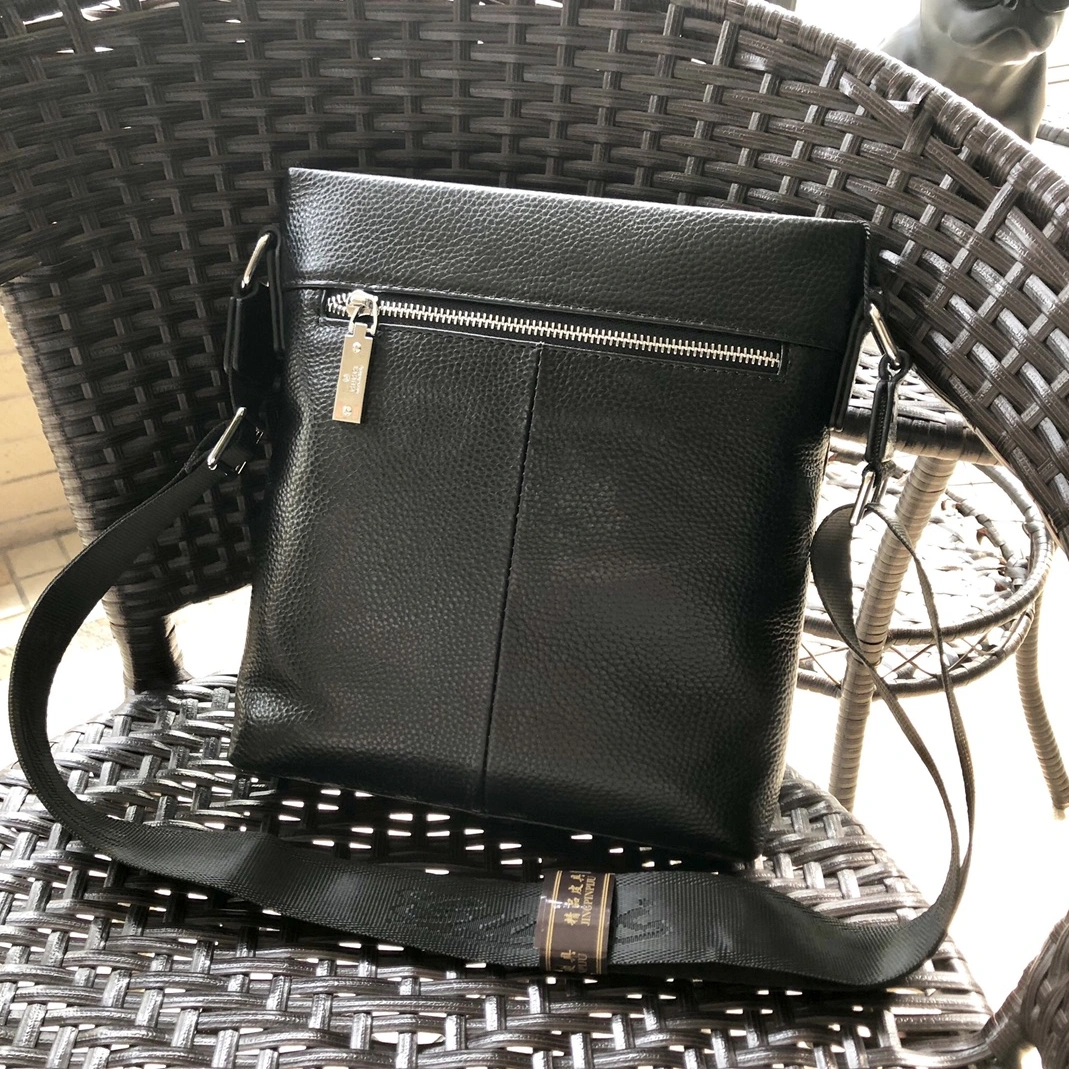 Gucci AAA Man Messenger Bags Practical 951