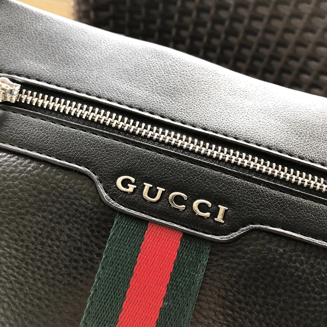 Gucci AAA Man Messenger Bags Practical 951