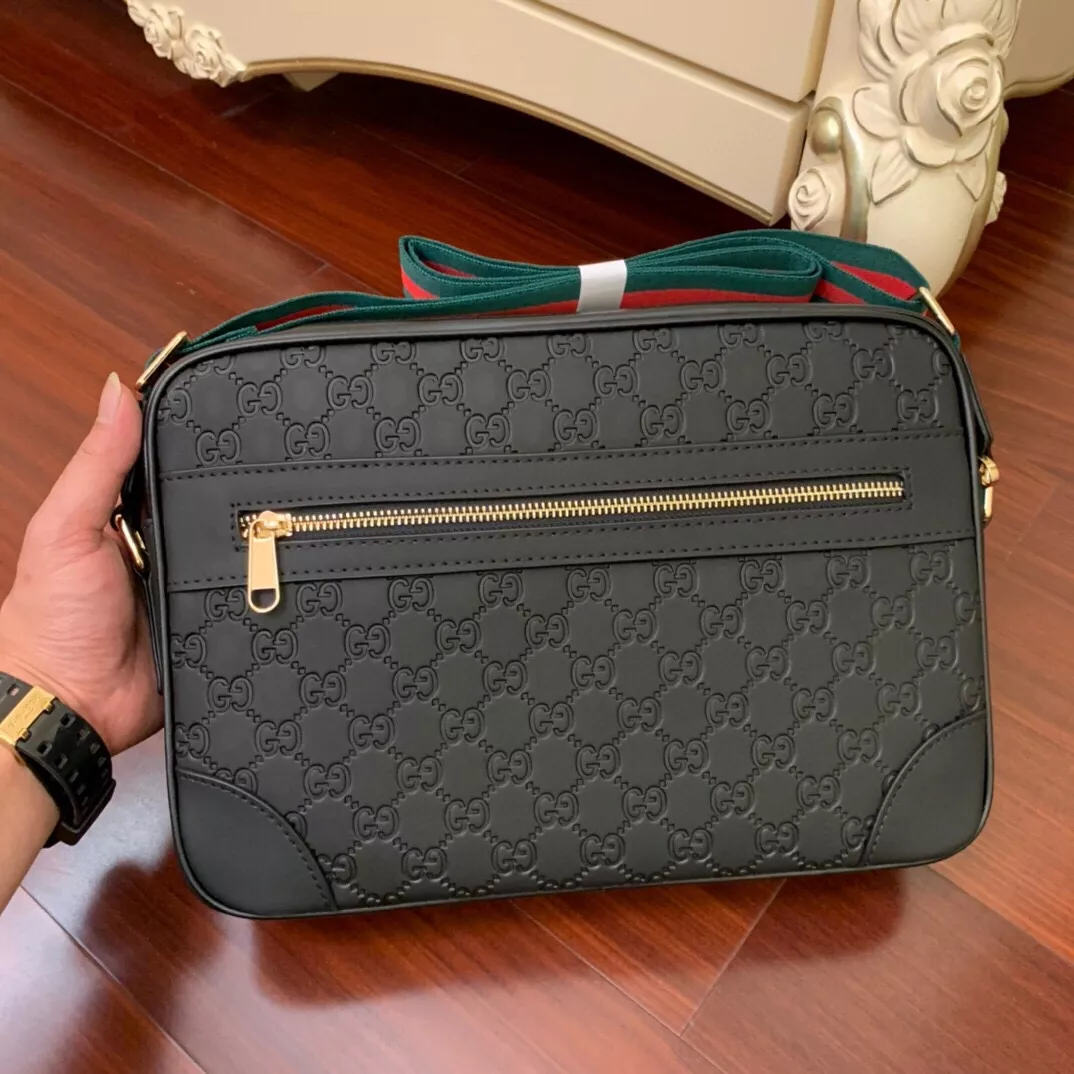 Gucci AAA Man Messenger Bags Refined 1312