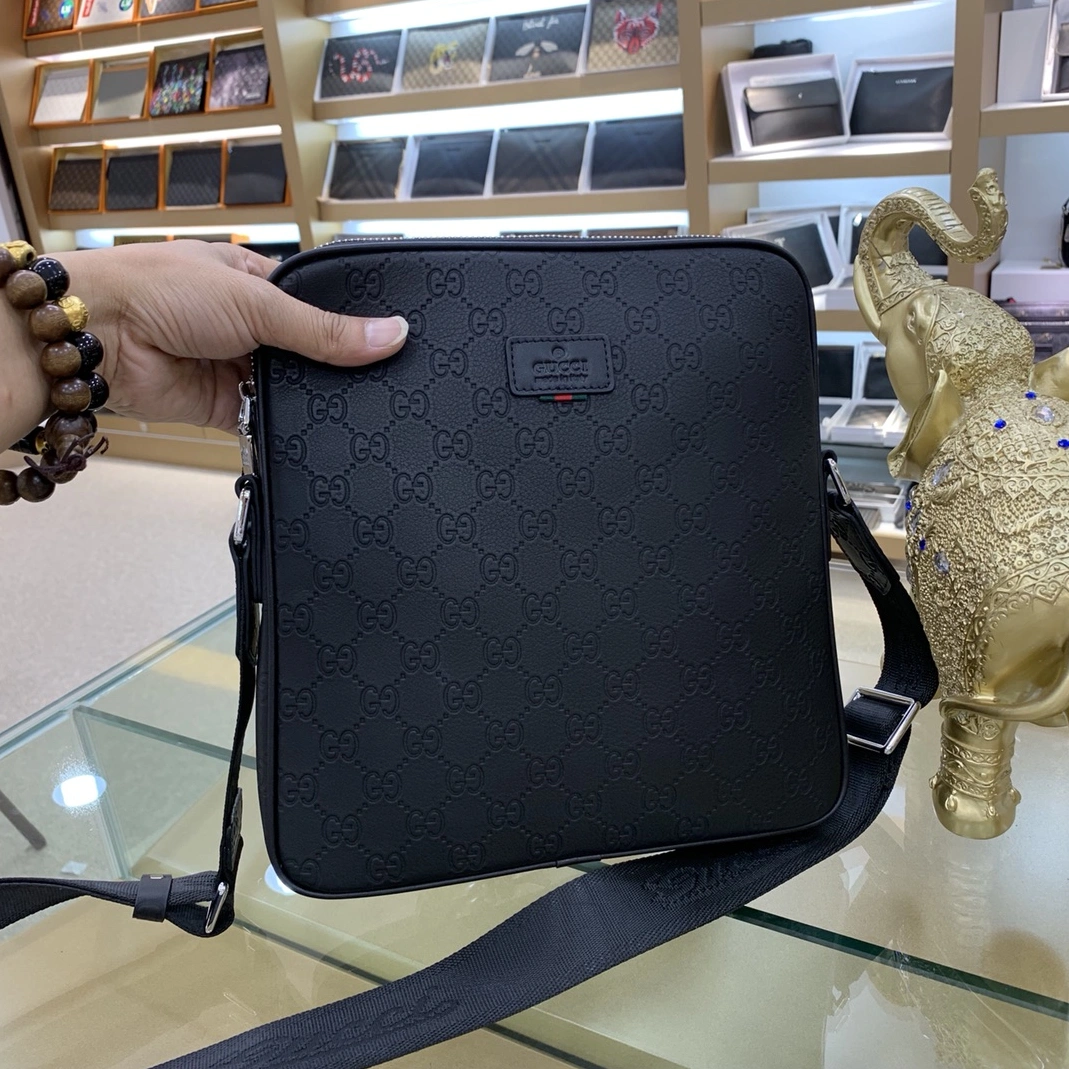 Gucci AAA Man Messenger Bags Refined 5242