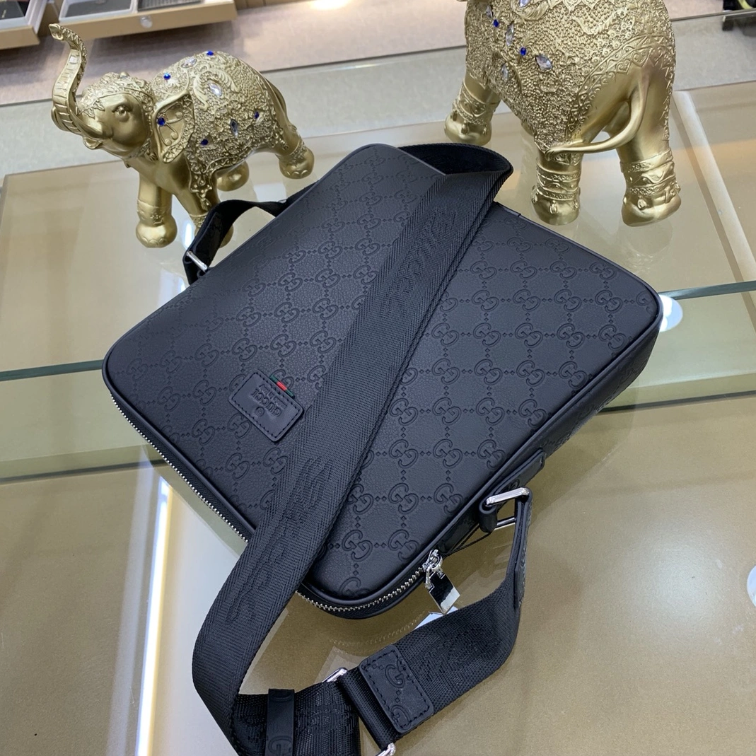 Gucci AAA Man Messenger Bags Refined 5242