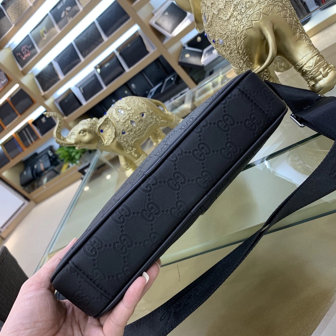 Gucci AAA Man Messenger Bags Refined 5242