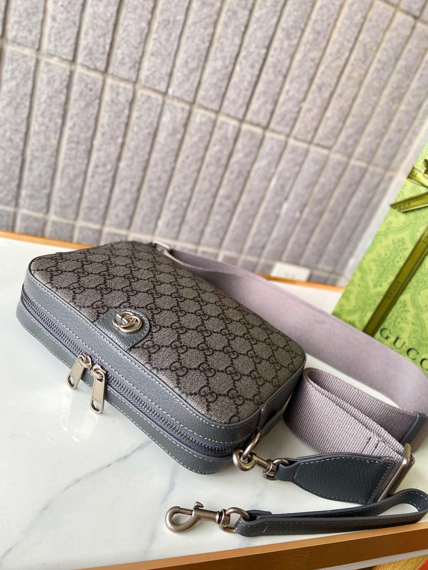 Gucci AAA Man Messenger Bags Refined 8362